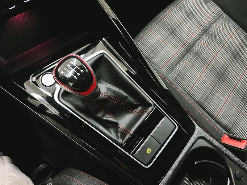 volkswagen Golf GTI 2024 - 12