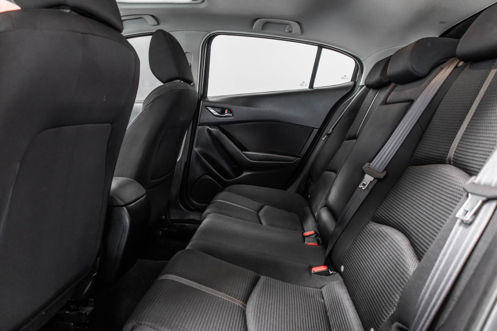 mazda Mazda3 Sport 2018 - 38