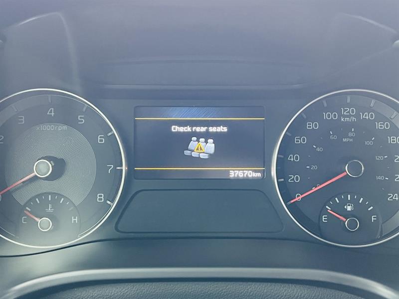 kia Forte5 2023 - 26