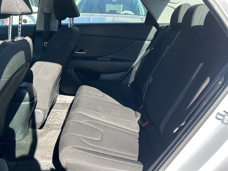 hyundai Elantra 2023 - 17