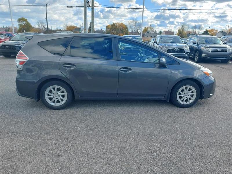 toyota Prius V 2017 - 4