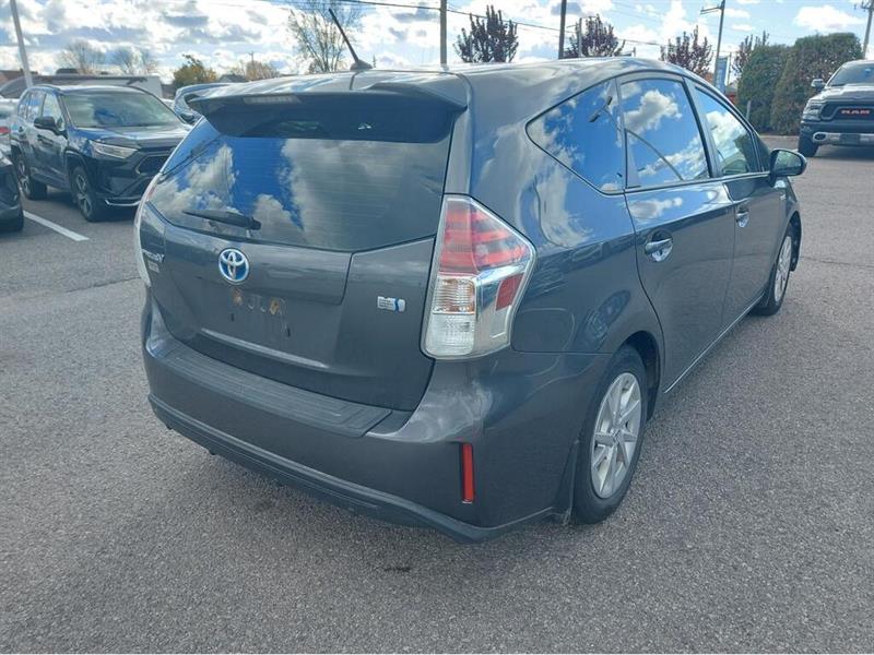 toyota Prius V 2017 - 5