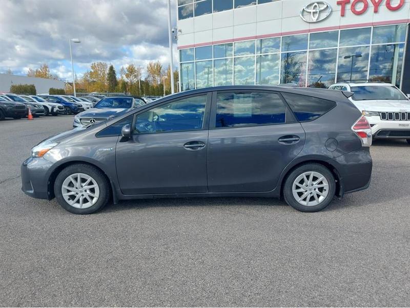 toyota Prius V 2017 - 8