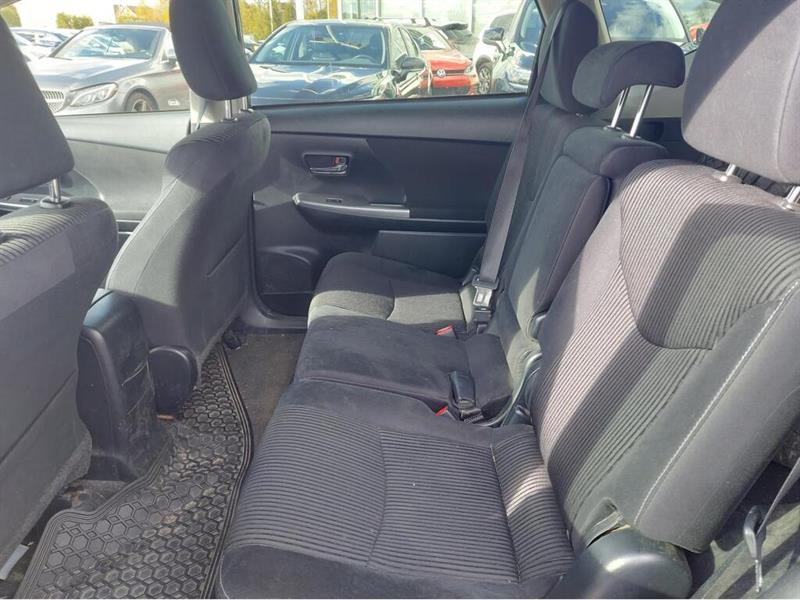 toyota Prius V 2017 - 11