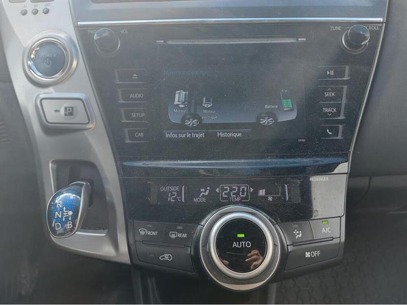 toyota Prius V 2017 - 15