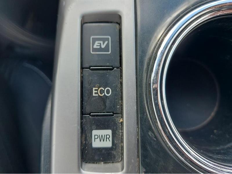 toyota Prius V 2017 - 18