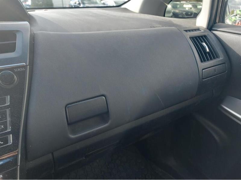 toyota Prius V 2017 - 26