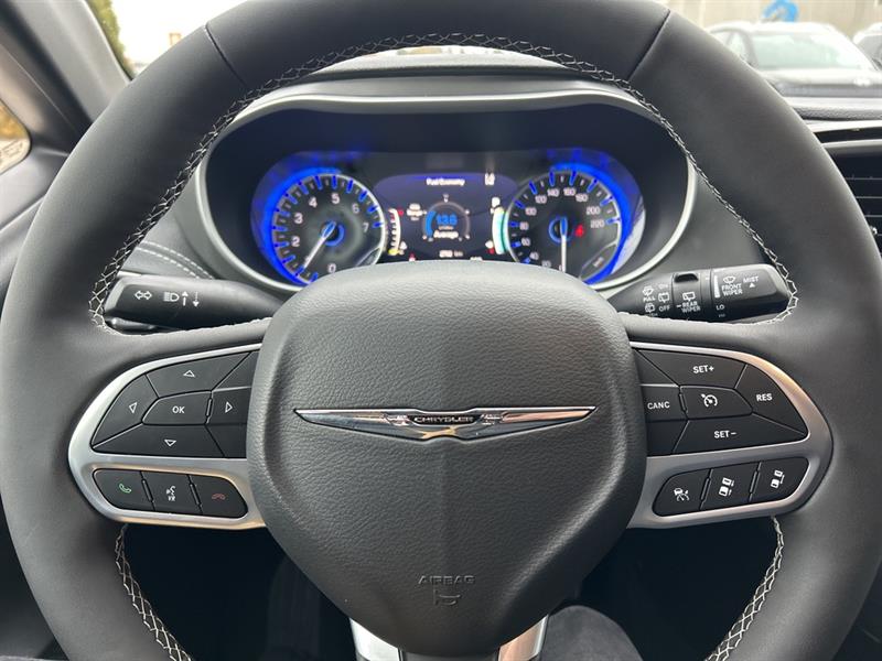 chrysler Pacifica 2025 - 17