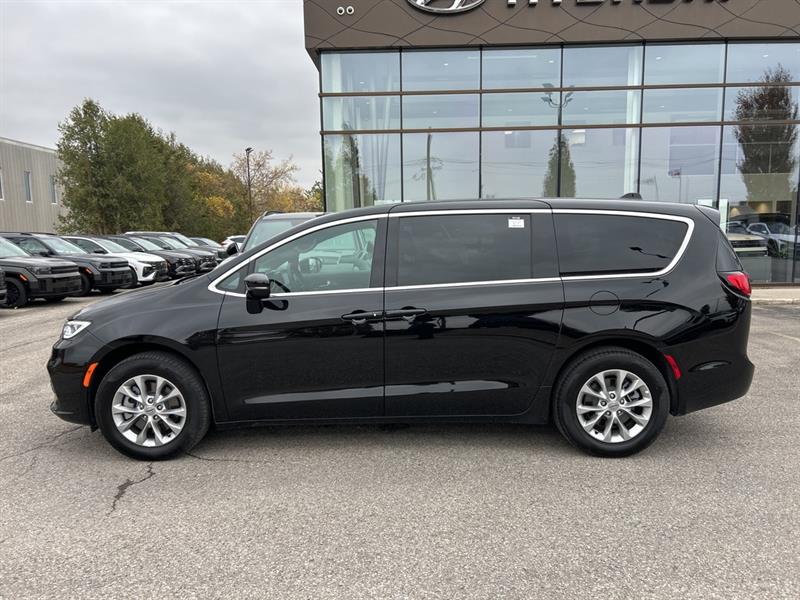 chrysler Pacifica 2025 - 9