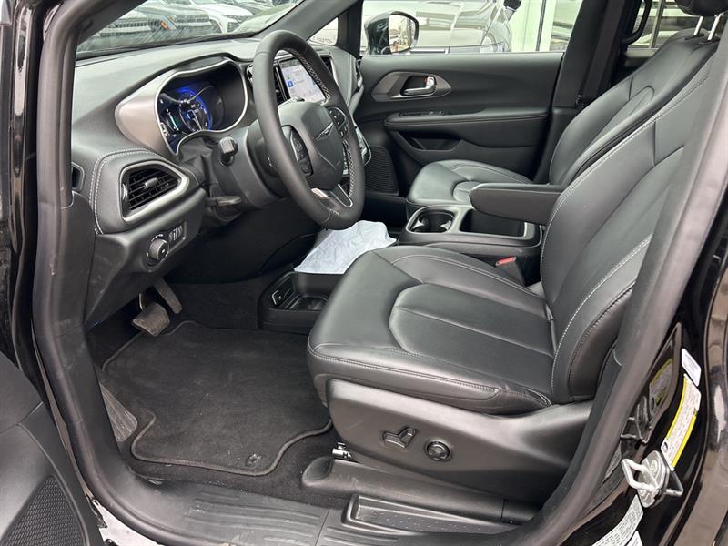 chrysler Pacifica 2025 - 14