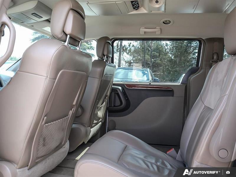 chrysler Town & Country 2016 - 24