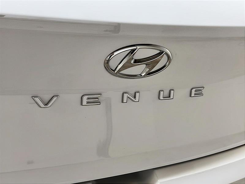hyundai Venue 2022 - 25
