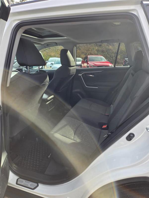 toyota RAV4 2021 - 12