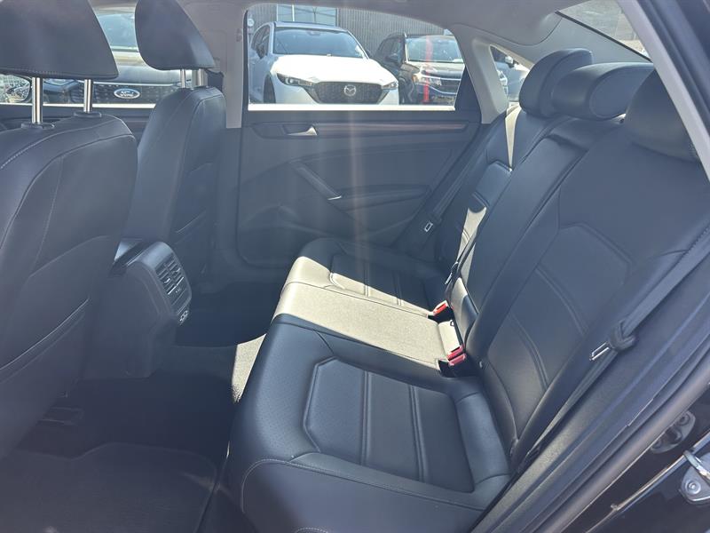 volkswagen Passat 2022 - 14