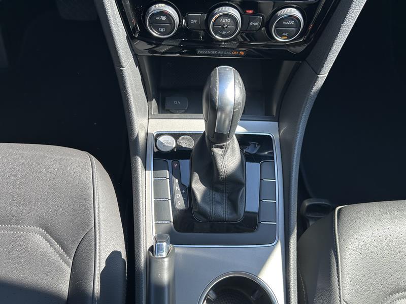 volkswagen Passat 2022 - 24