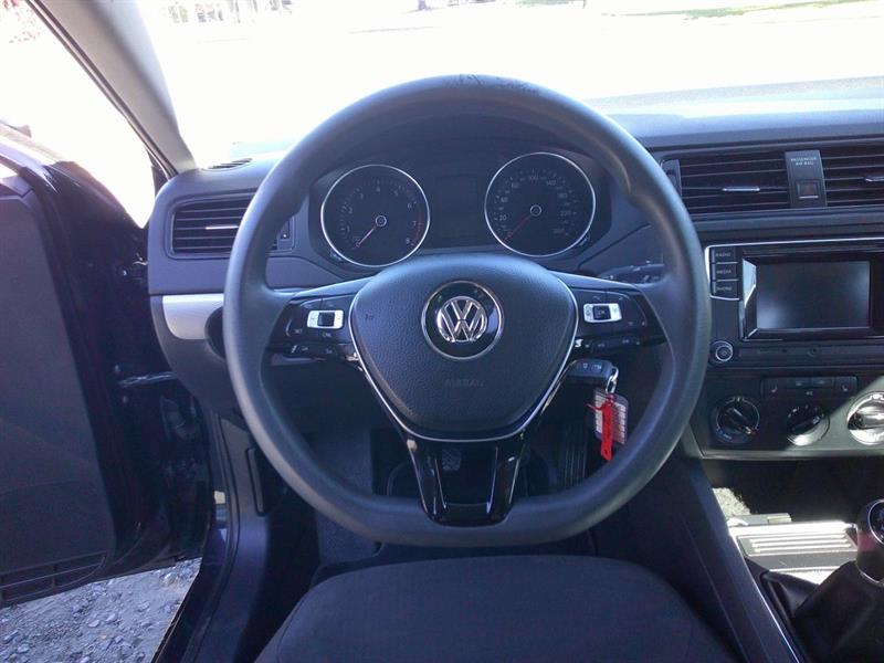 volkswagen Jetta 2017 - 12