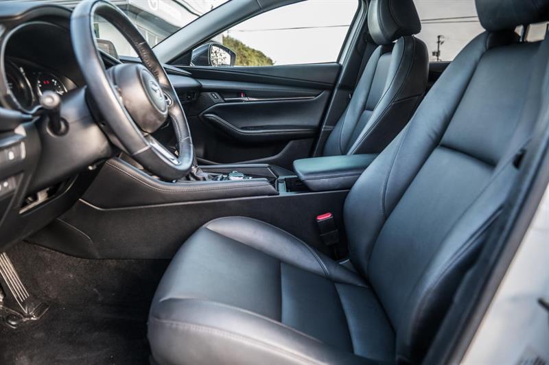 mazda Mazda3 2023 - 13