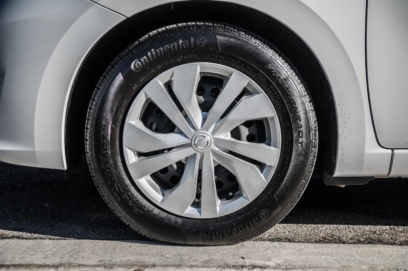 nissan Versa 2023 - 5