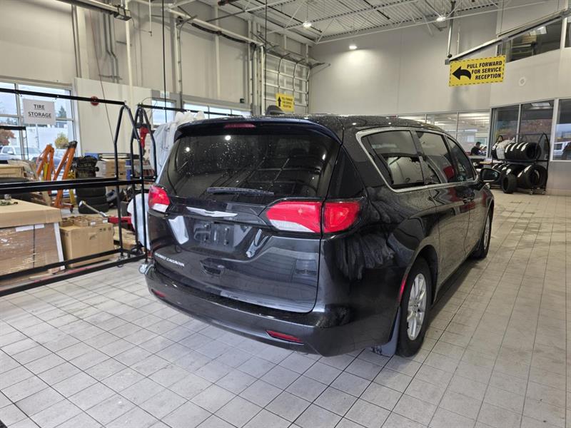 chrysler Grand Caravan 2022 - 5