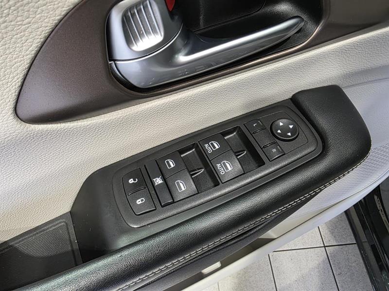 chrysler Grand Caravan 2022 - 13