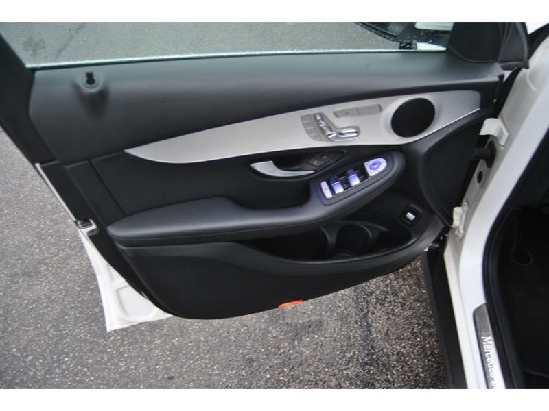 mercedes-benz GLC 2022 - 12