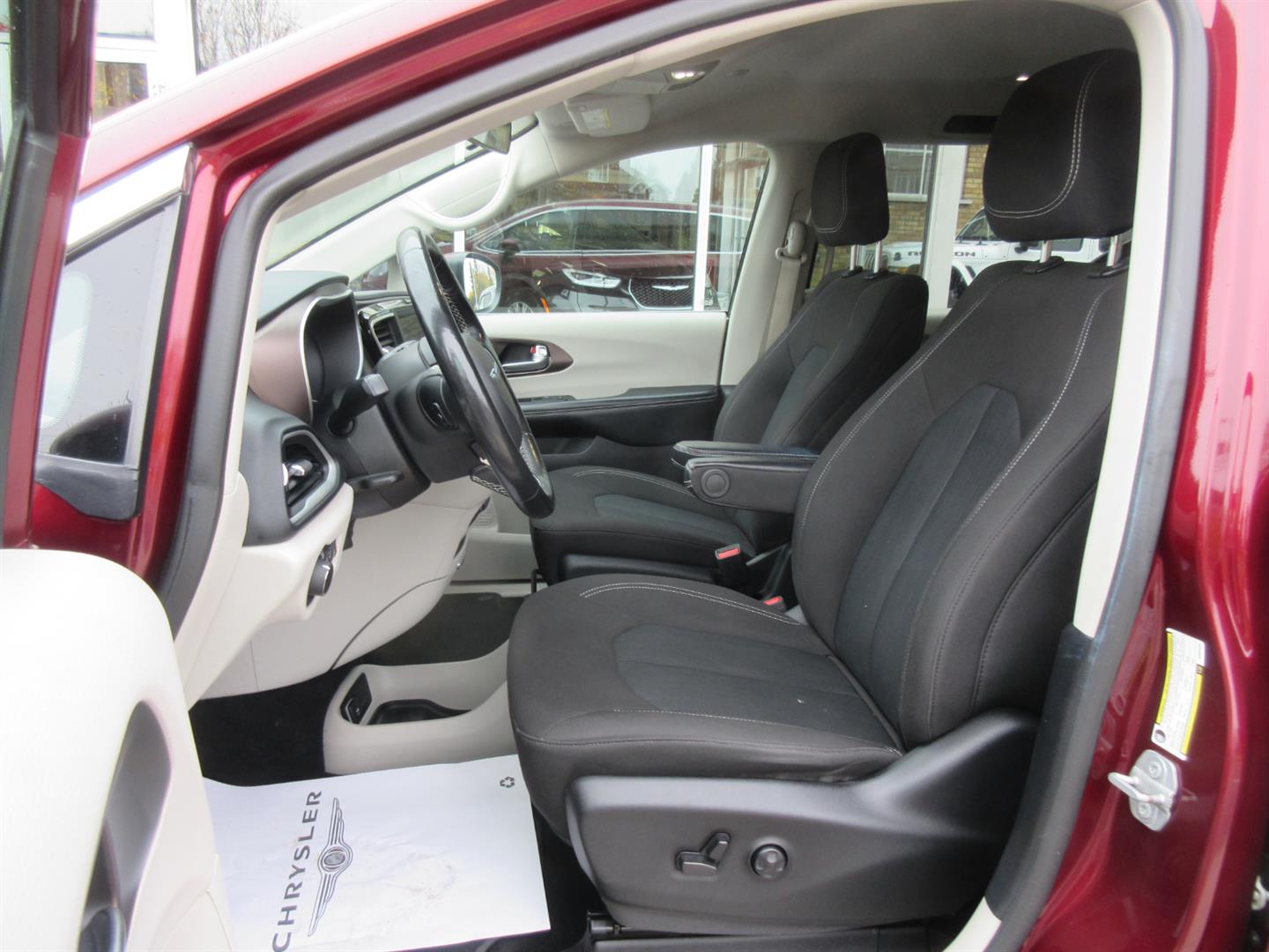 chrysler Grand Caravan 2021 - 15