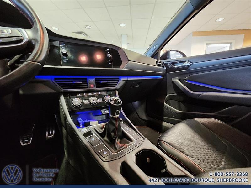 volkswagen Jetta 2021 - 16