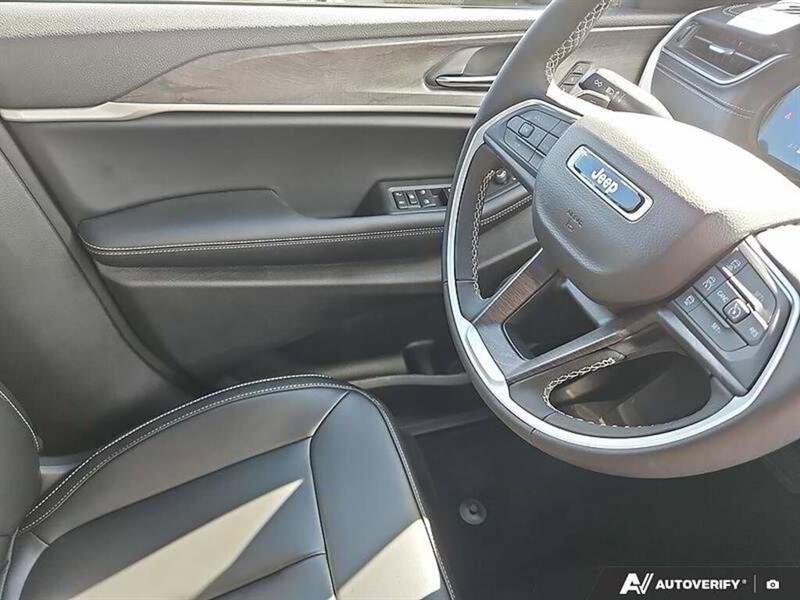 jeep Grand Cherokee 2025 - 17