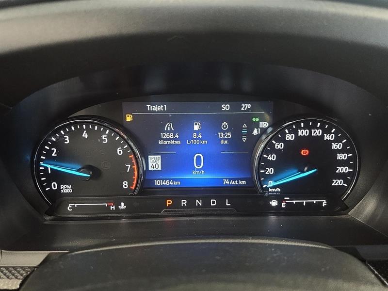 ford Explorer 2022 - 18