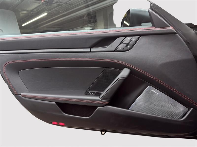 porsche 911 2025 - 32