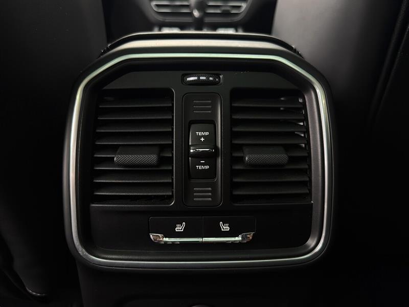 porsche Macan 2023 - 24