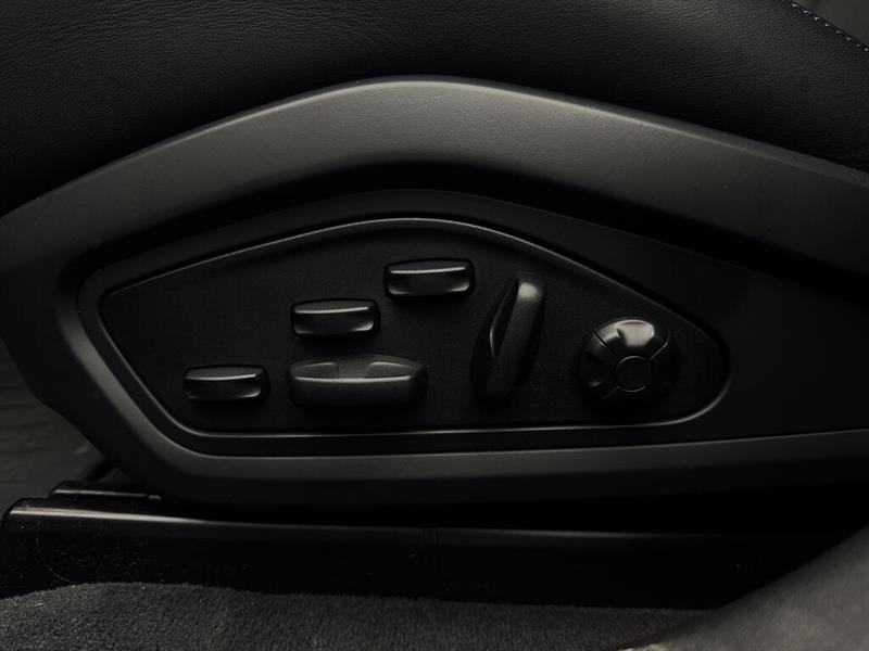 porsche Taycan 2023 - 26