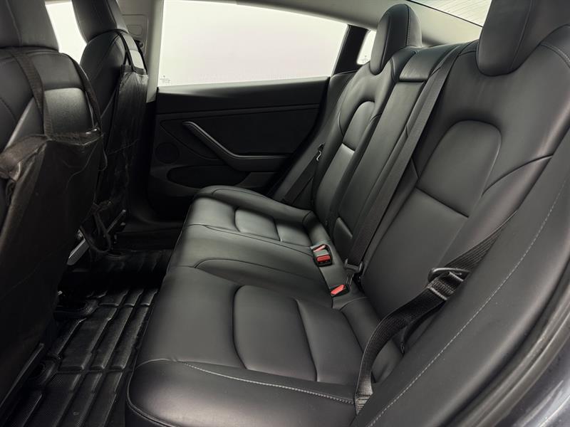 tesla Model 3 2022 - 31