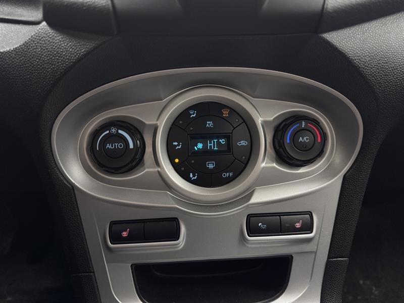 ford Fiesta 2015 - 24