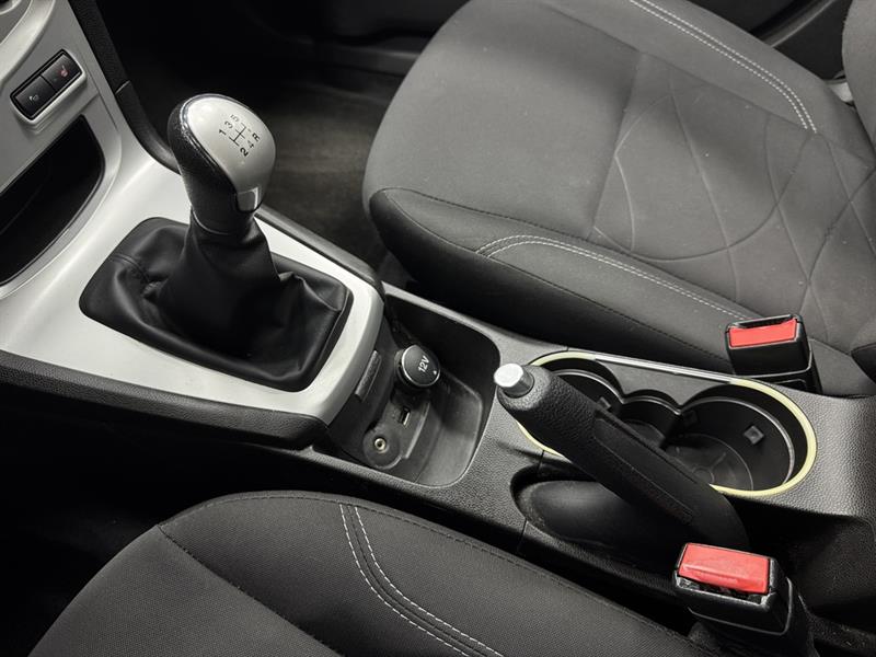 ford Fiesta 2015 - 26