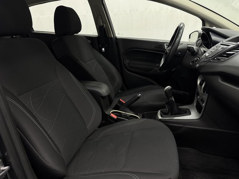 ford Fiesta 2015 - 29