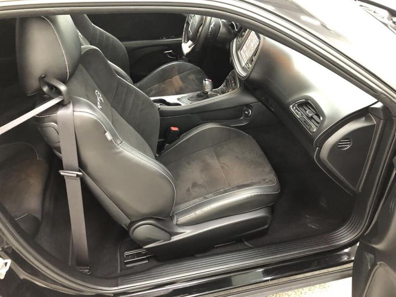 dodge Challenger 2022 - 25