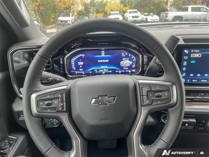 chevrolet Silverado 1500 2025 - 12