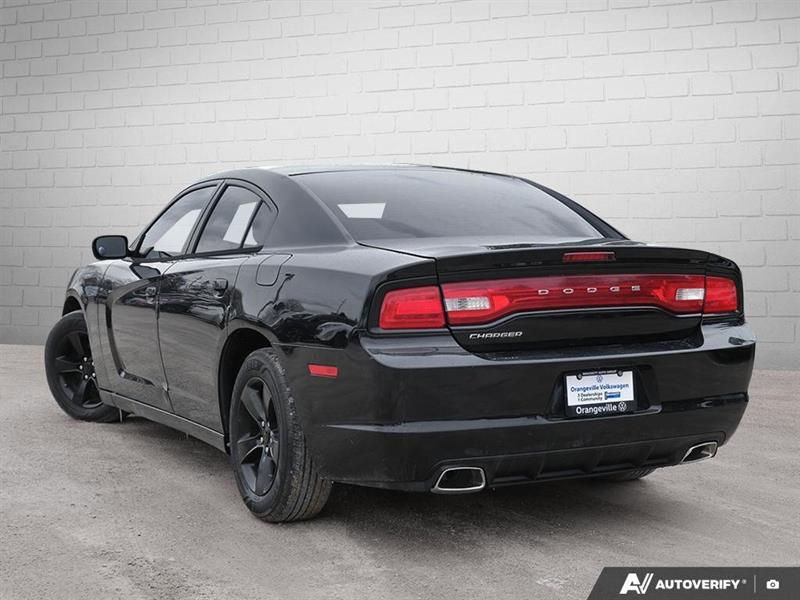 Dodge Charger 4