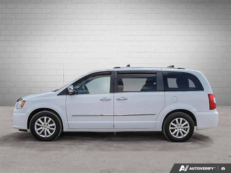 Chrysler Town & Country 3