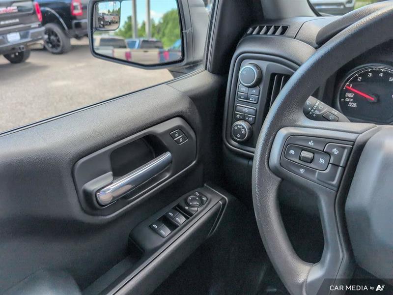 chevrolet Silverado 1500 2023 - 18