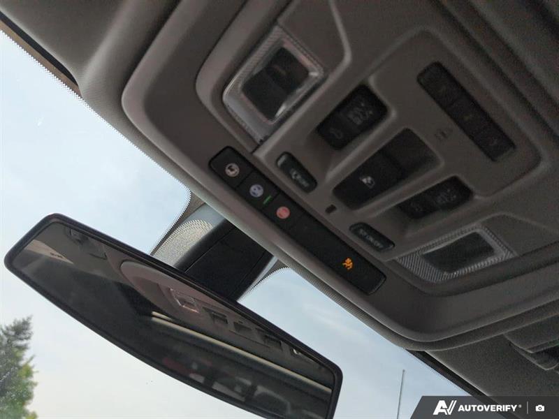 chevrolet Silverado 1500 2020 - 24