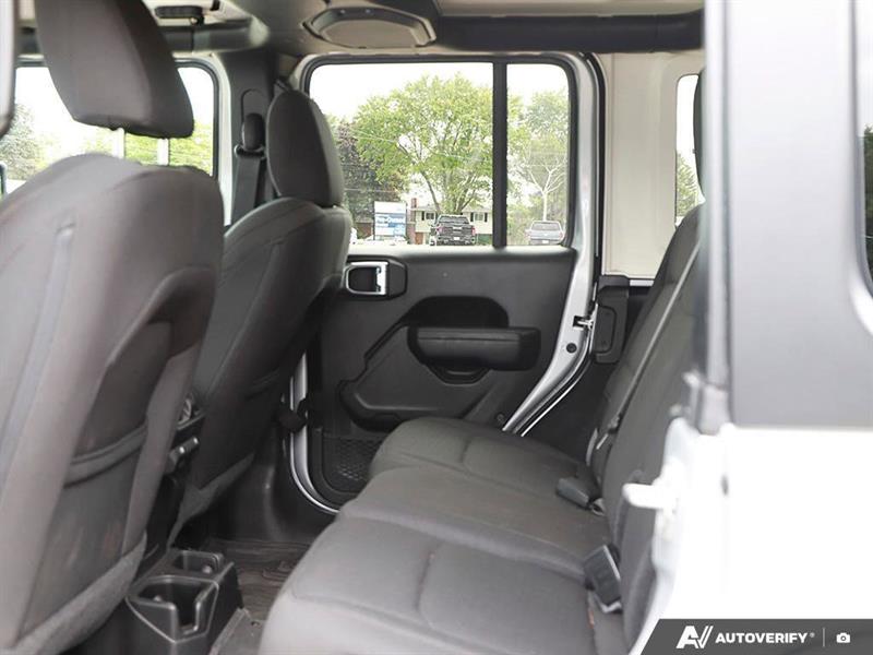 jeep Wrangler 2023 - 26