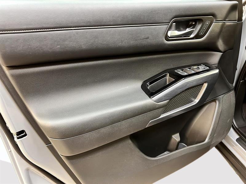 nissan Pathfinder 2023 - 27