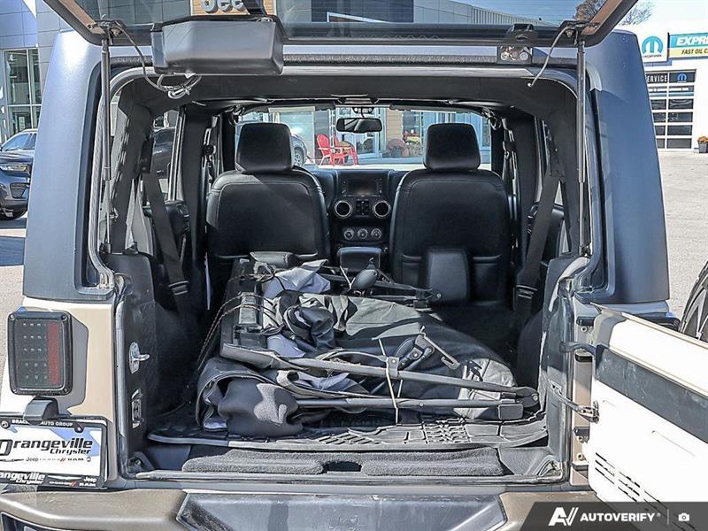 jeep Wrangler Unlimited 2016 - 11