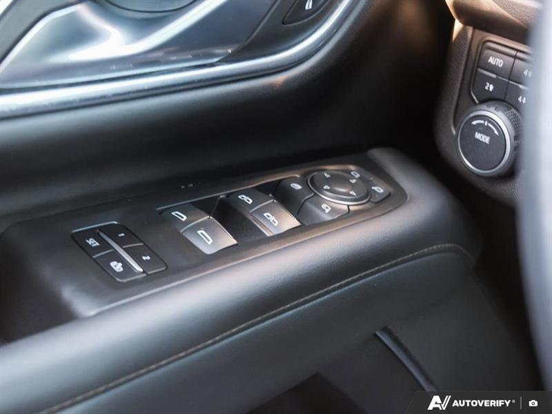 chevrolet Suburban 2023 - 20