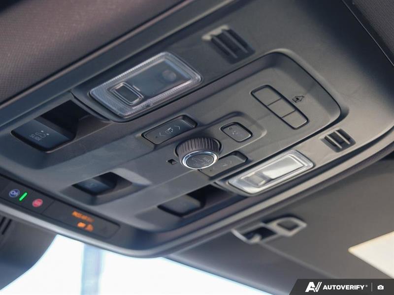 chevrolet Suburban 2023 - 27