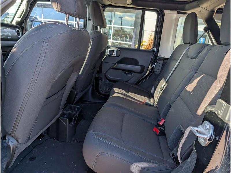 jeep Wrangler 2023 - 12