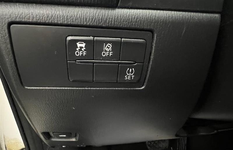 mazda Mazda3 2017 - 23