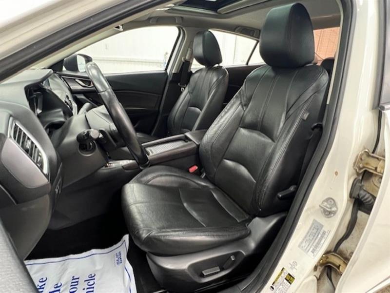 mazda Mazda3 2017 - 28